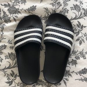 ADIDAS SLIDES